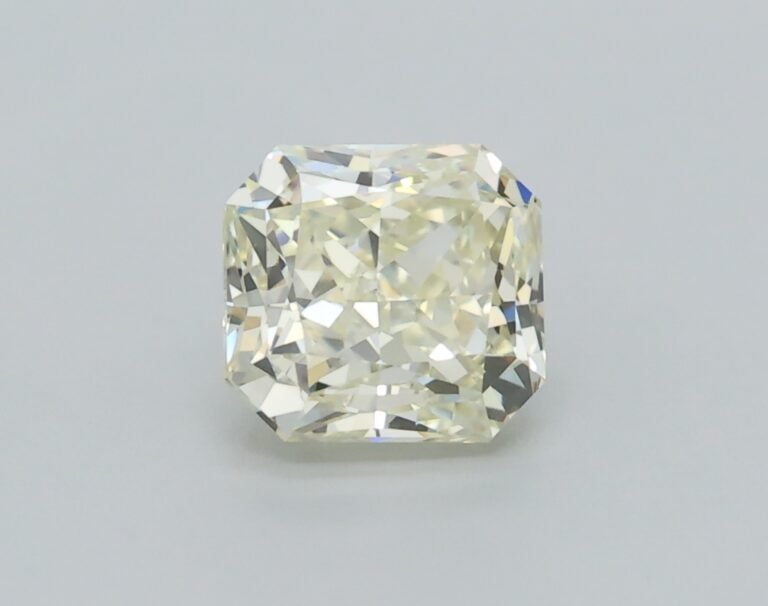 0.55 carat, Colour – U-V, Clarity – VVS2, Shape – Rectangular Radiant,  BDM