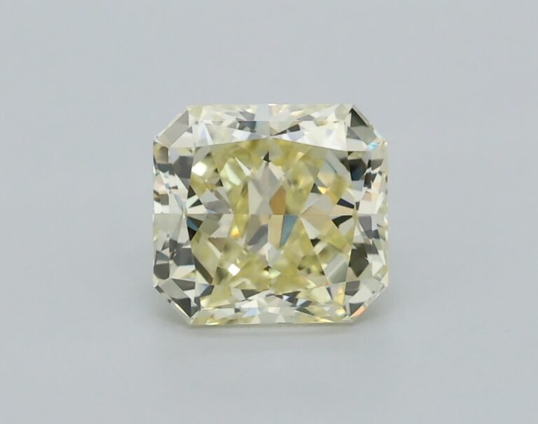 0.62 carat, Colour – Y3  Fancy Yellow, Clarity – VVS2, Shape – Rectangular Radiant,  BDM