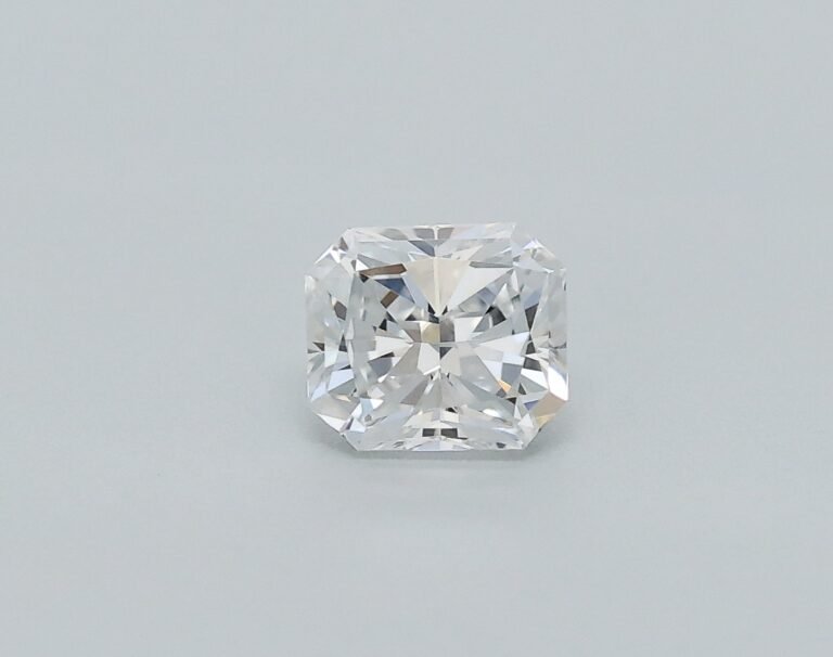 0.16 carat, Colour – E, Clarity – VVS1, Shape – Rectangular Radiant,  BDM