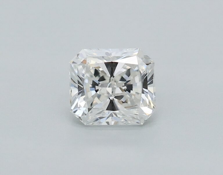 0.30 carat, Colour – F, Clarity – VVS1, Shape – Rectangular Radiant,  BDM