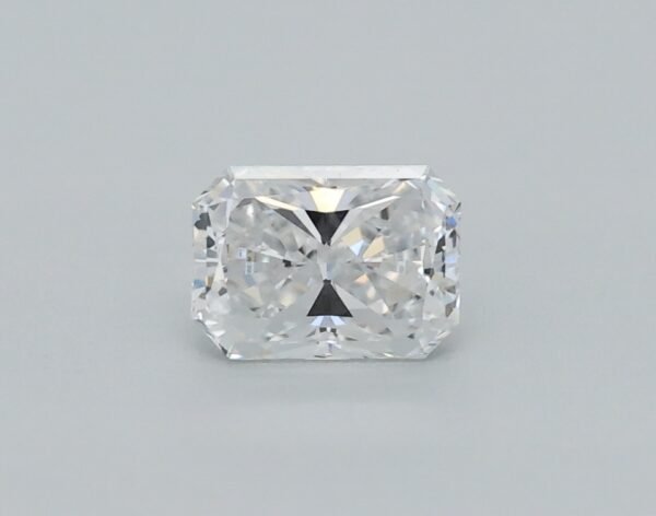 0.18 carat, Colour - D, Clarity - VVS2, Shape - Rectangular Radiant,  BDM