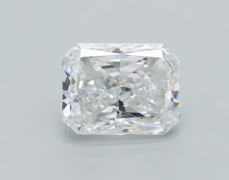 0.48 carat, Colour – E, Clarity – VVS2, Shape – Rectangular Radiant,  BDM