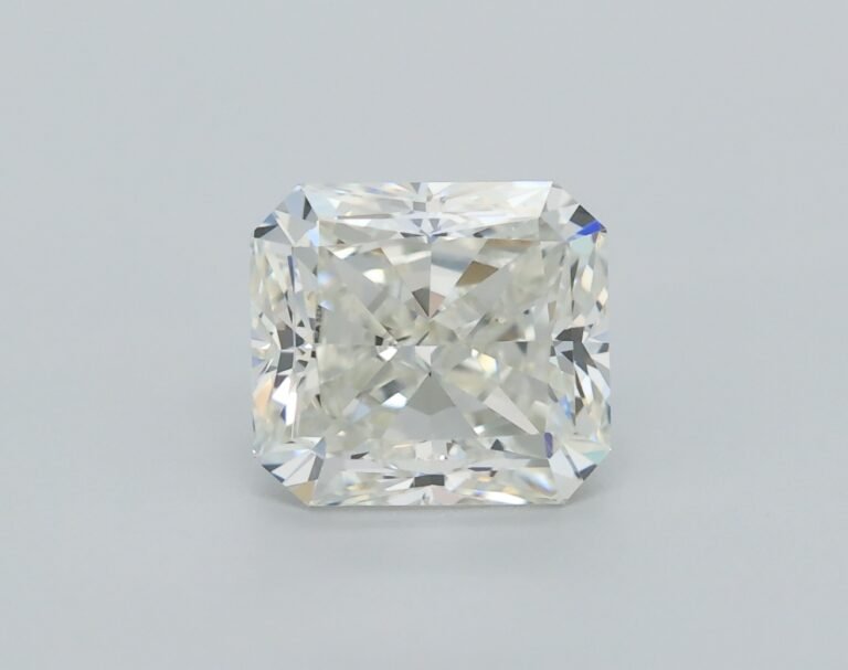 0.86 carat, Colour – J, Clarity – VVS1, Shape – Rectangular Radiant,  BDM