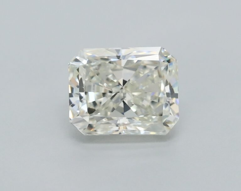 0.65 carat, Colour – J, Clarity – VVS1, Shape – Rectangular Radiant,  BDM