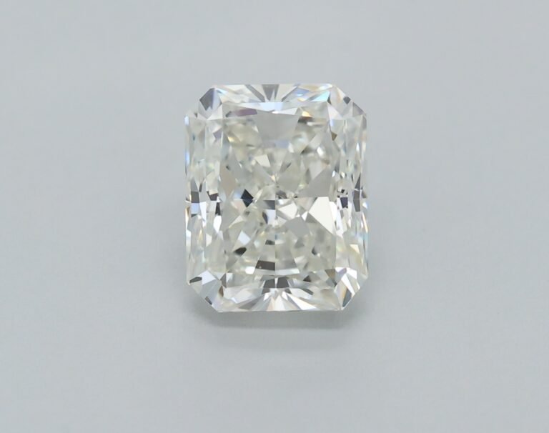 0.77 carat, Colour – J, Clarity – VVS1, Shape – Rectangular Radiant,  BDM