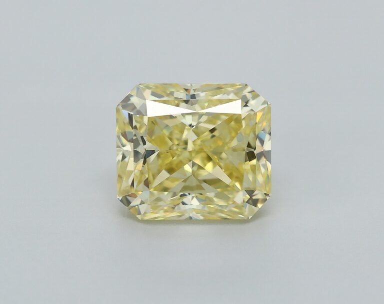 1.14 carat, Colour – Y5  Fancy Intense Yellow, Clarity – VS2, Shape – Rectangular Radiant,  BDM