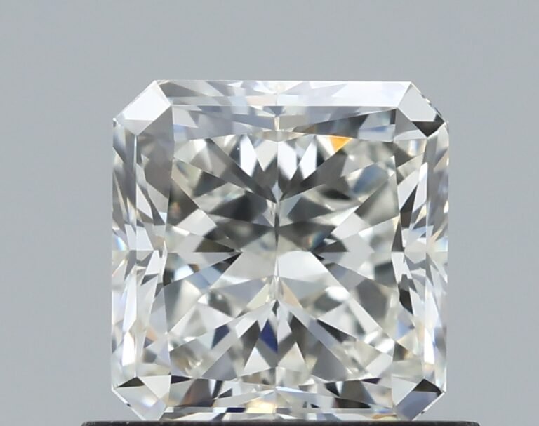 0.79 carat, Colour – J, Clarity – VVS2, Shape – Square Radiant,  BDM