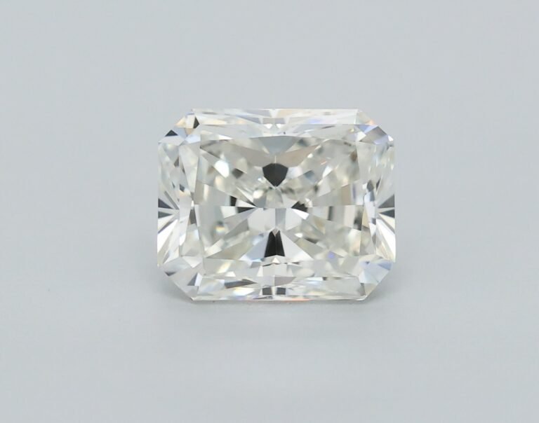 0.67 carat, Colour – I, Clarity – VVS1, Shape – Rectangular Radiant,  BDM