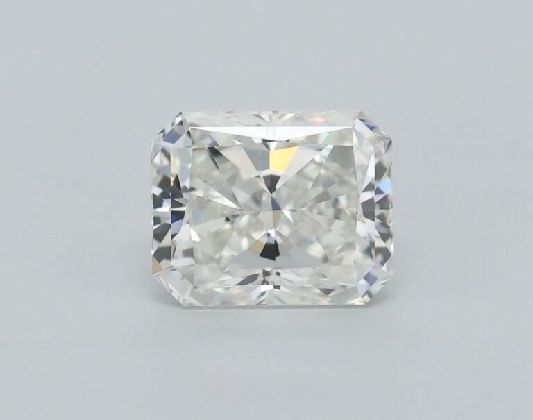 0.62 carat, Colour – H, Clarity – VVS1, Shape – Rectangular Radiant,  BDM