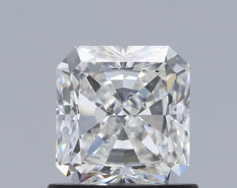 0.96 carat, Colour – I, Clarity – VVS2, Shape – Rectangular Radiant,  BDM