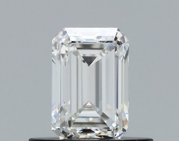 0.5 carat, Colour - H, Clarity - VVS1, Shape - Rectangular Emerald,  BDM