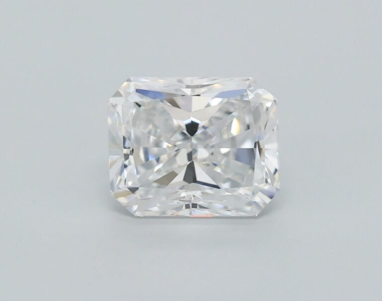 0.66 carat, Colour – E, Clarity – VS2, Shape – Rectangular Radiant,  BDM