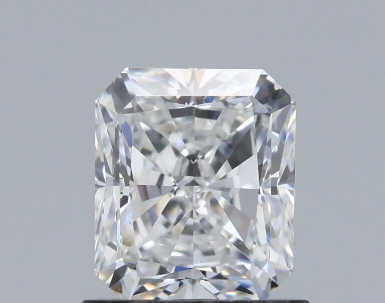 1.05 carat, Colour – G, Clarity – VS1, Shape – Rectangular Radiant,  BDM