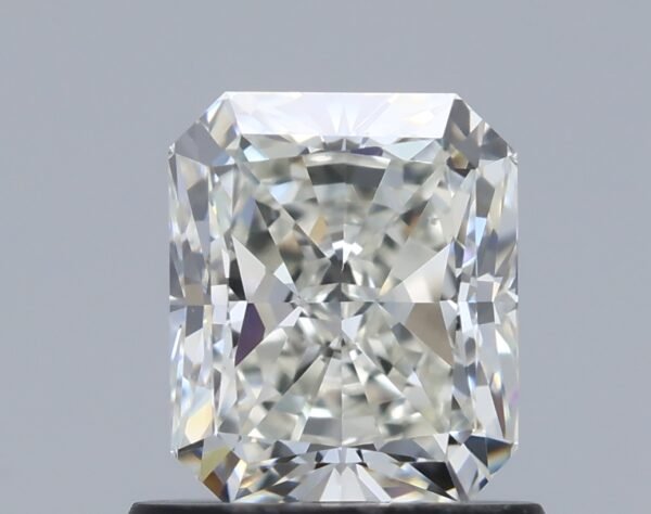 1.00 carat, Colour - J, Clarity - VVS2, Shape - Rectangular Radiant,  BDM