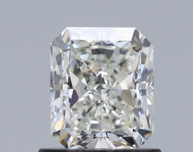 1.00 carat, Colour – J, Clarity – VVS2, Shape – Rectangular Radiant,  BDM