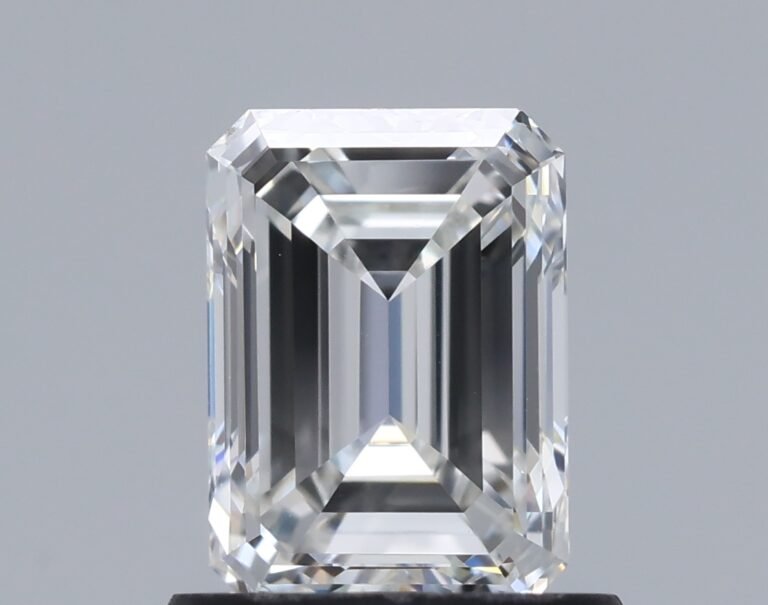 0.94 carat, Colour – G, Clarity – VS1, Shape – Rectangular Emerald,  BDM