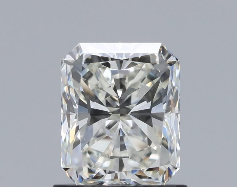 1.10 carat, Colour – J, Clarity – VVS2, Shape – Rectangular Radiant,  BDM