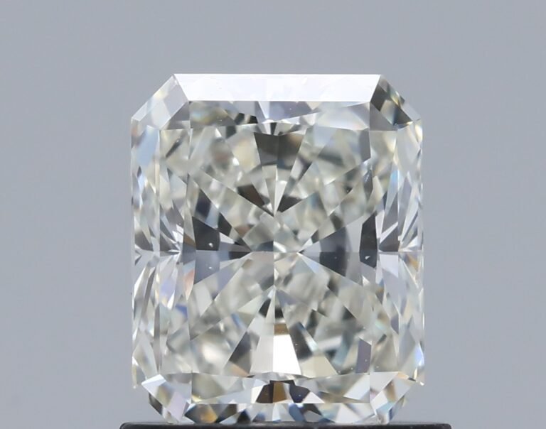 1.04 carat, Colour – J, Clarity – VS2, Shape – Rectangular Radiant,  BDM