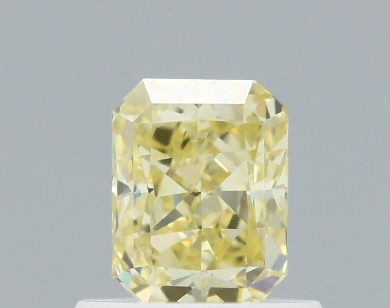 0.66 carat, Colour – Y4  Fancy Yellow, Clarity – VVS2, Shape – Modified Radiant,  BDM