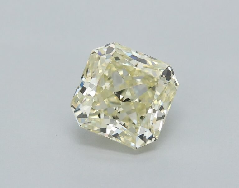 0.79 carat, Colour – U-V, Clarity – VS2, Shape – Square Radiant,  BDM
