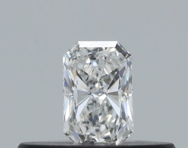 0.18 carat, Colour - F, Clarity - VS2, Shape - Radiant,  BDM