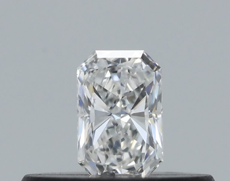 0.18 carat, Colour – F, Clarity – VS2, Shape – Radiant,  BDM