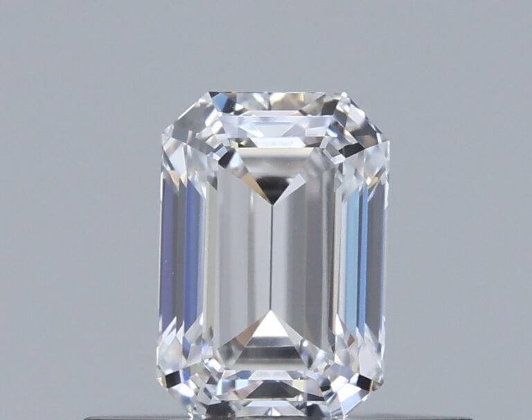 0.40 carat, Colour – E, Clarity – VVS2, Shape – Emerald,  BDM