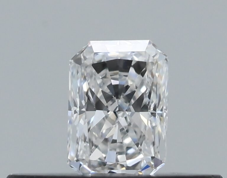 0.16 carat, Colour – F, Clarity – VVS1, Shape – Radiant,  BDM