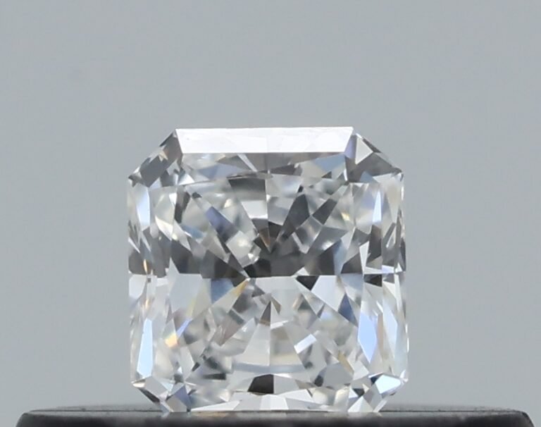 0.18 carat, Colour – F, Clarity – VVS1, Shape – Radiant,  BDM