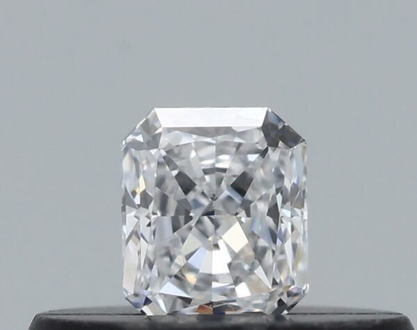 0.16 carat, Colour - E, Clarity - VVS1, Shape - Radiant,  BDM
