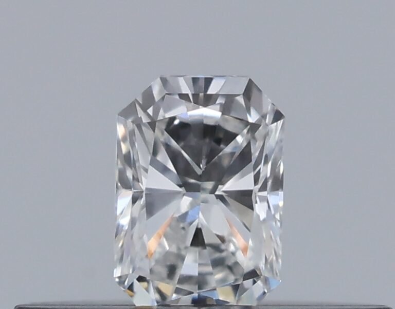 0.15 carat, Colour – G, Clarity – VVS1, Shape – Radiant,  BDM