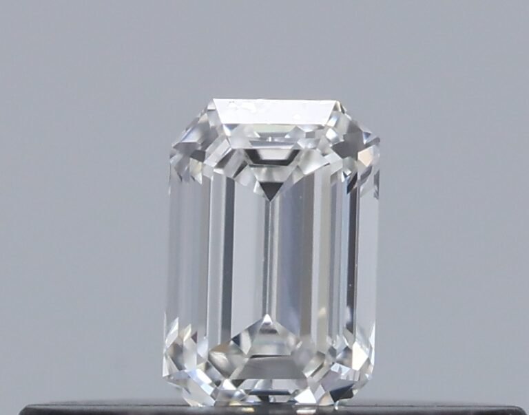 0.15 carat, Colour – G, Clarity – VS1, Shape – Emerald,  BDM
