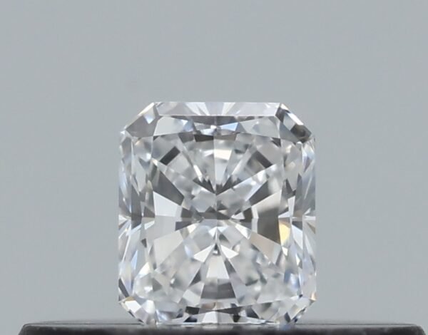 0.17 carat, Colour - F, Clarity - VVS1, Shape - Radiant,  BDM