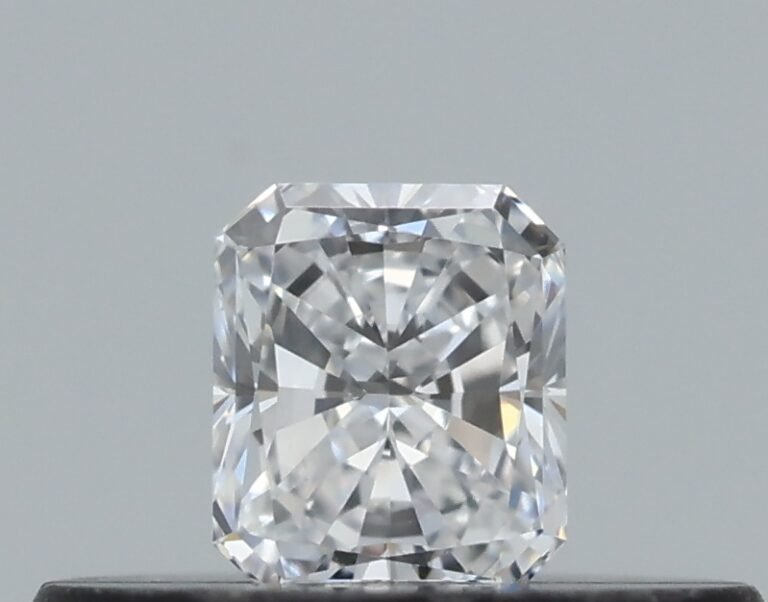 0.17 carat, Colour – F, Clarity – VVS1, Shape – Radiant,  BDM