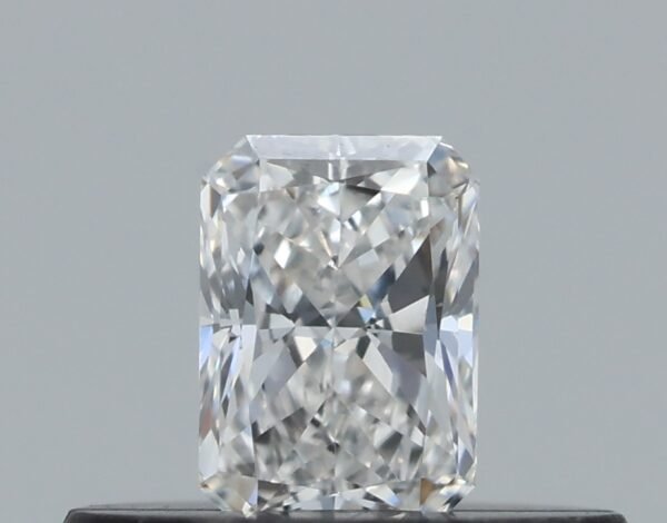 0.22 carat, Colour - G, Clarity - VVS1, Shape - Radiant,  BDM
