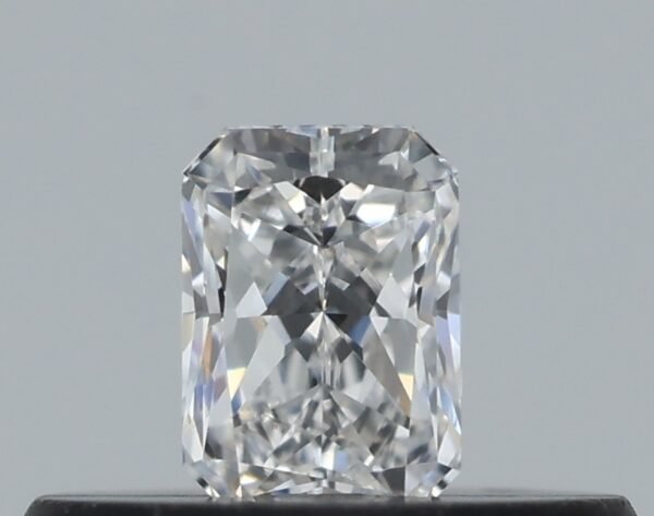 0.18 carat, Colour - F, Clarity - VVS1, Shape - Radiant,  BDM