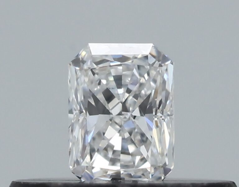 0.17 carat, Colour – F, Clarity – VS1, Shape – Radiant,  BDM