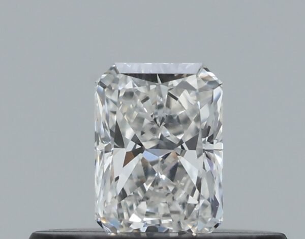 0.22 carat, Colour - G, Clarity - VVS1, Shape - Radiant,  BDM