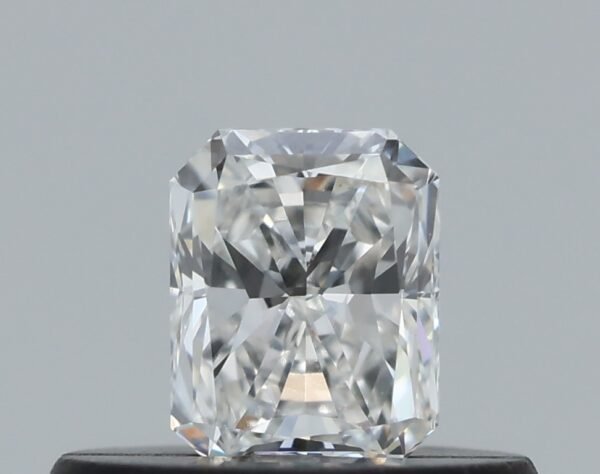 0.28 carat, Colour - F, Clarity - VVS1, Shape - Radiant,  BDM