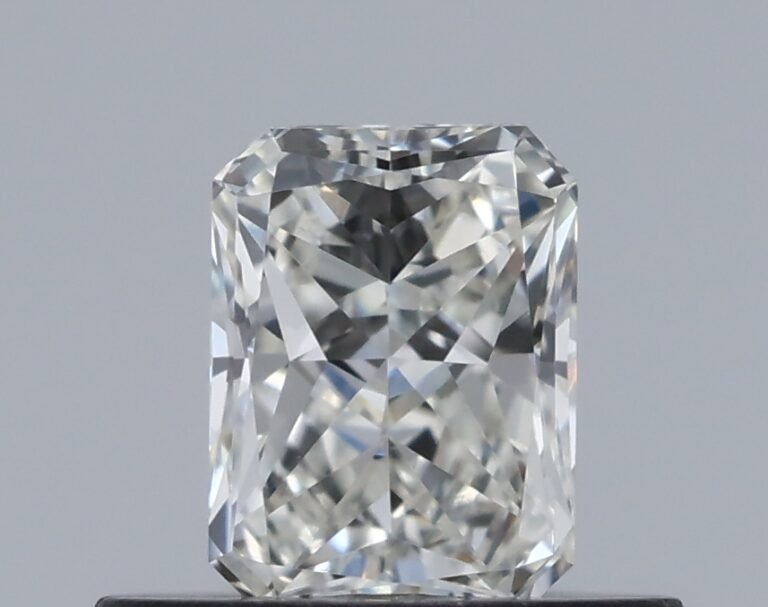 0.41 carat, Colour – I, Clarity – VVS2, Shape – Radiant,  BDM