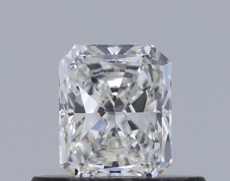 0.40 carat, Colour – G, Clarity – VVS2, Shape – Radiant,  BDM