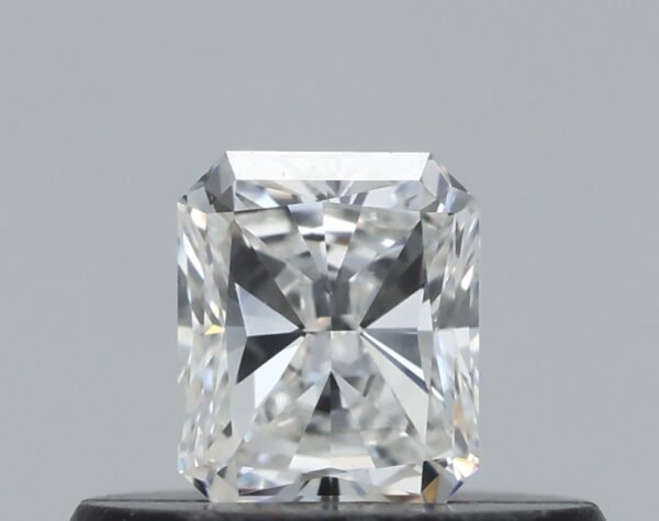 0.27 carat, Colour - G, Clarity - VVS2, Shape - Radiant,  BDM