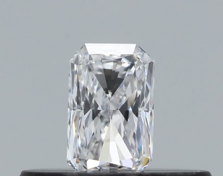 0.16 carat, Colour – E, Clarity – VVS1, Shape – Radiant,  BDM