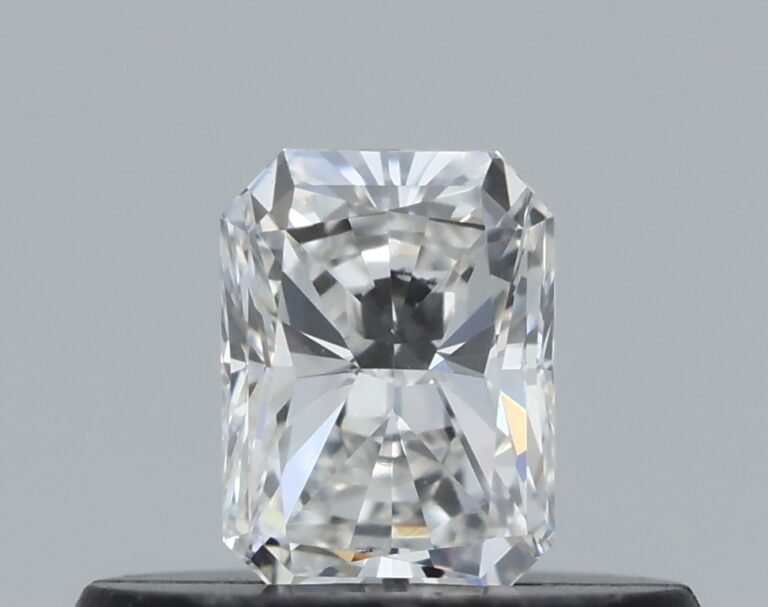 0.29 carat, Colour – F, Clarity – VS2, Shape – Radiant,  BDM