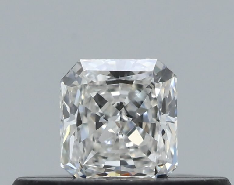 0.18 carat, Colour – G, Clarity – VVS1, Shape – Radiant,  BDM