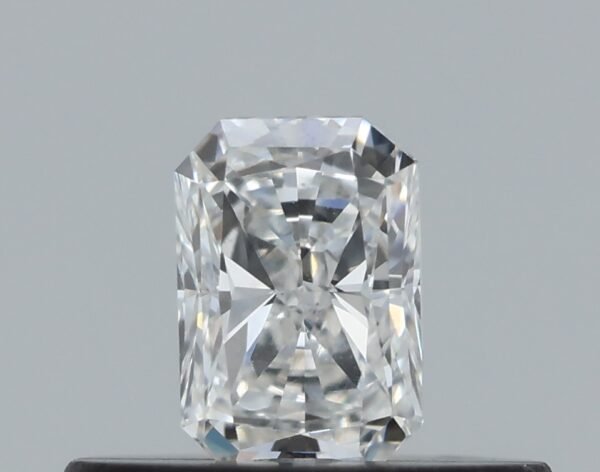 0.25 carat, Colour - F, Clarity - VVS1, Shape - Radiant,  BDM