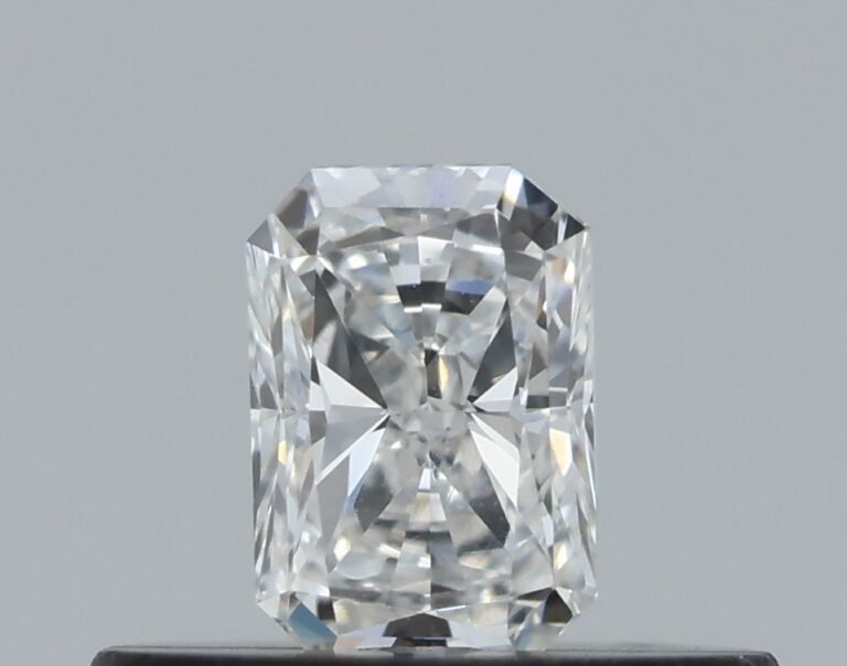 0.25 carat, Colour – F, Clarity – VVS1, Shape – Radiant,  BDM
