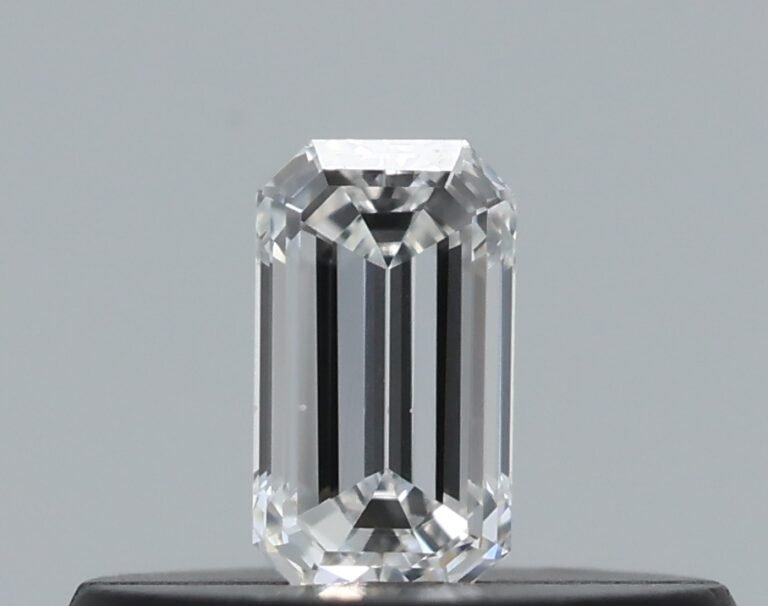 0.16 carat, Colour – E, Clarity – SI1, Shape – Emerald,  BDM