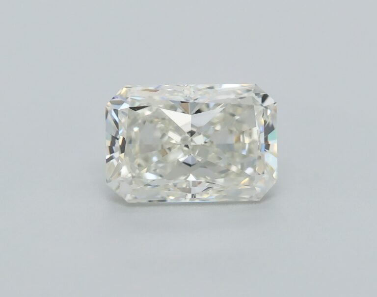 0.80 carat, Colour – J, Clarity – VVS2, Shape – Rectangular Radiant,  BDM