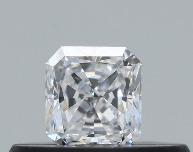 0.19 carat, Colour – E, Clarity – VVS1, Shape – Radiant,  BDM